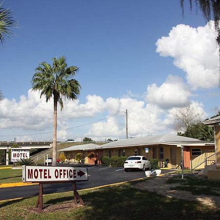 Prince Of Wales Motel レイク・ウェルス エクステリア 写真