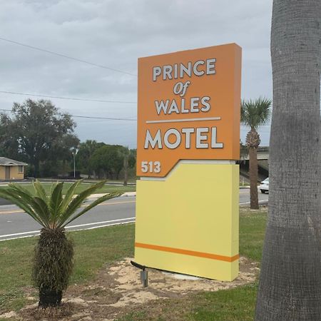 Prince Of Wales Motel レイク・ウェルス エクステリア 写真