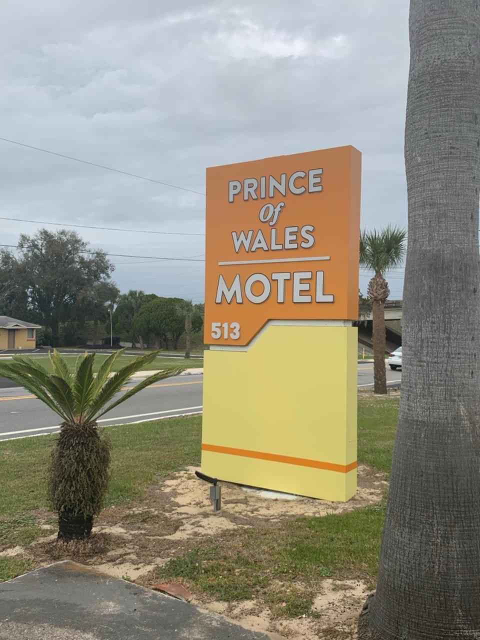 Prince Of Wales Motel レイク・ウェルス エクステリア 写真